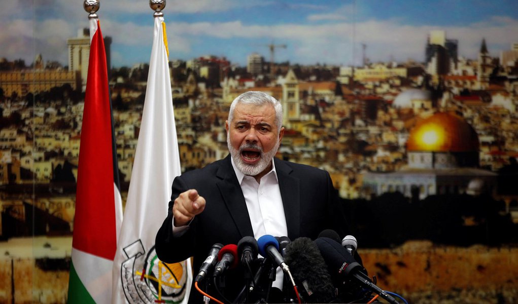 Líder do Hamas, Ismail Haniyeh, durante pronunciamento na cidade de Gaza 07/12/2017 REUTERS/Mohammed Salem