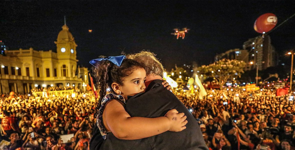 Ato de encerramento da Caravana Lula por Minas Gerais na Praça da Estação, no Centro de Belo Horizonte. Foto: Ricardo StuckertBelo Horizonte (MG), 30/10/2017.