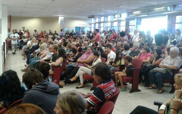 População lotou plenário da Câmara, em sessão que aprovou projeto de lei que impede a instalação da termoelétrica