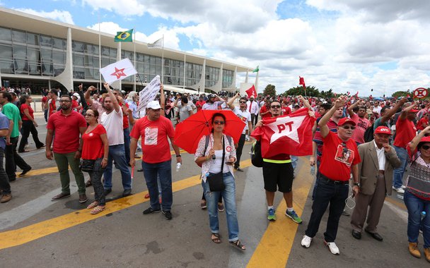 Brasília- DF 17-03-2016 Manifestantes contra o governo durante posse no planalto. Foto: Lula Marques/ Agência PT