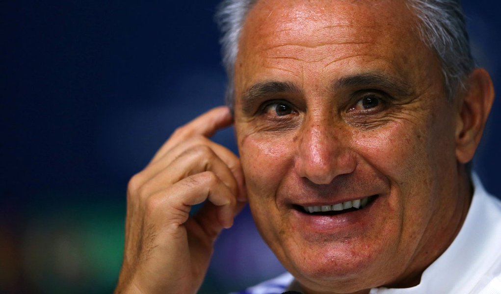 Técnico da seleção brasileira, Tite, durante coletiva de imprensa em Teresópolis 03/10/2017 REUTERS/Pilar Olivares