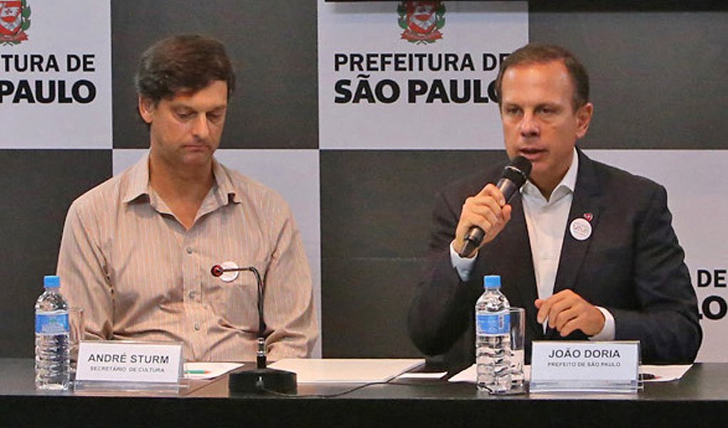 16/03/2017- São Paulo- SP, Brasil- João Doria e o secretário municipal de Cultura, André Sturm, apresentaram nesta quinta-feira (16) o programa Biblioteca Viva FOTO: Fabio Arantes / SECOM