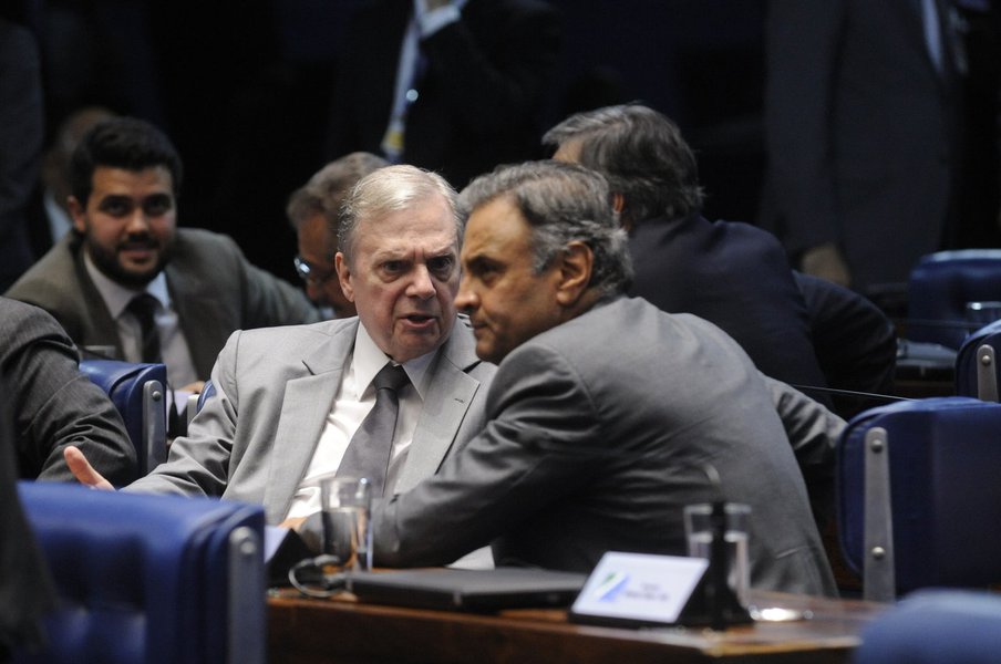 Plenário do Senado durante sessão deliberativa ordinária. Ordem do dia. Bancada: senador Tasso Jereissati (PSDB-CE); senador Aécio Neves (PSDB-MG). Foto: Jonas Pereira/Agência Senado
