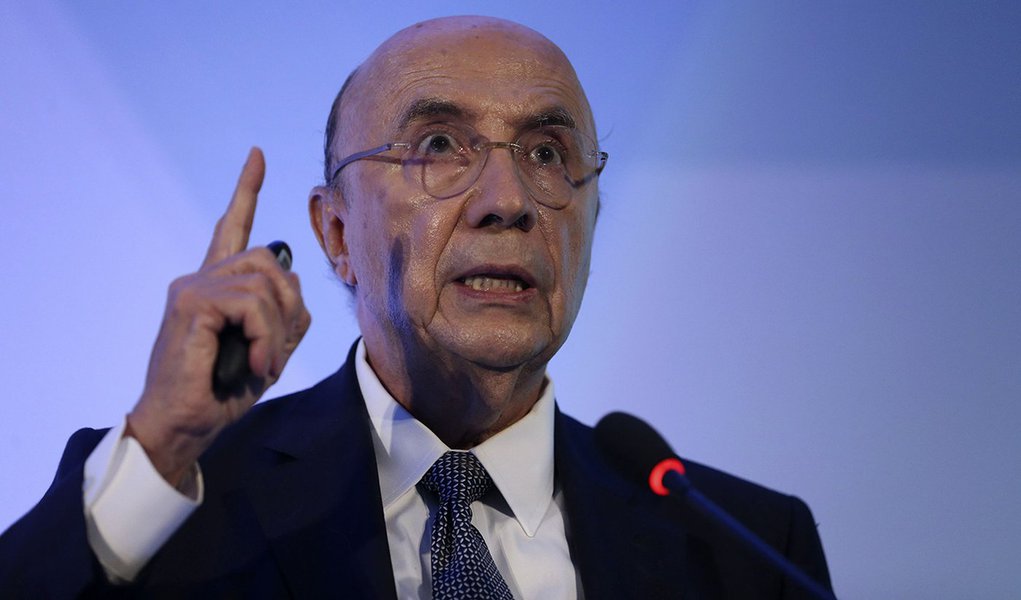 Brasília - O ministro da Fazenda, Henrique Meirelles, participa do seminário Os caminhos para a reforma da Previdência, no Hotel Golden Tulip, evento promovido pelo jornal Valor Econômico (José Cruz/Agência Brasil)