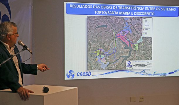 Brasília - O presidente da Companhia de Saneamento do Distrito Federal (Caesb), Maurício Luduvice, fala sobre a crise hídrica no Distrito Federal (Valter Campanato/Agência Brasil)