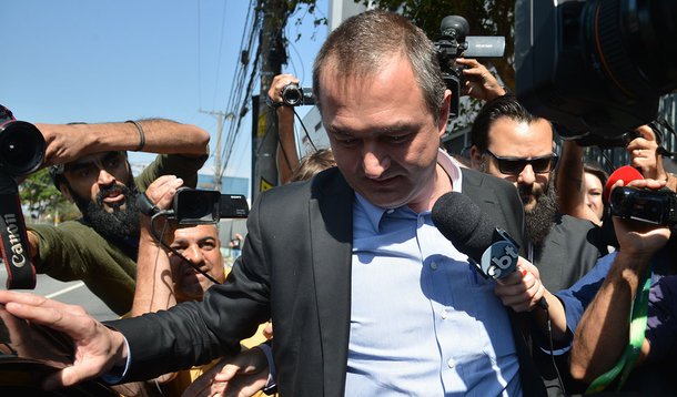 São Paulo - Saída do empresário Joesley Batista, dono da JBS, da sede Superintendência da Polícia Federal após prestar depoimento (Rovena Rosa/Agência Brasil)