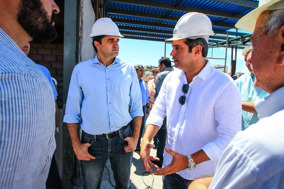 Rui Palmeira vistoria as obras do VLT nas estações Bom Parto, Mercado e a nova estação Jaraguá. Foto: Pei Fon/ Secom Maceió