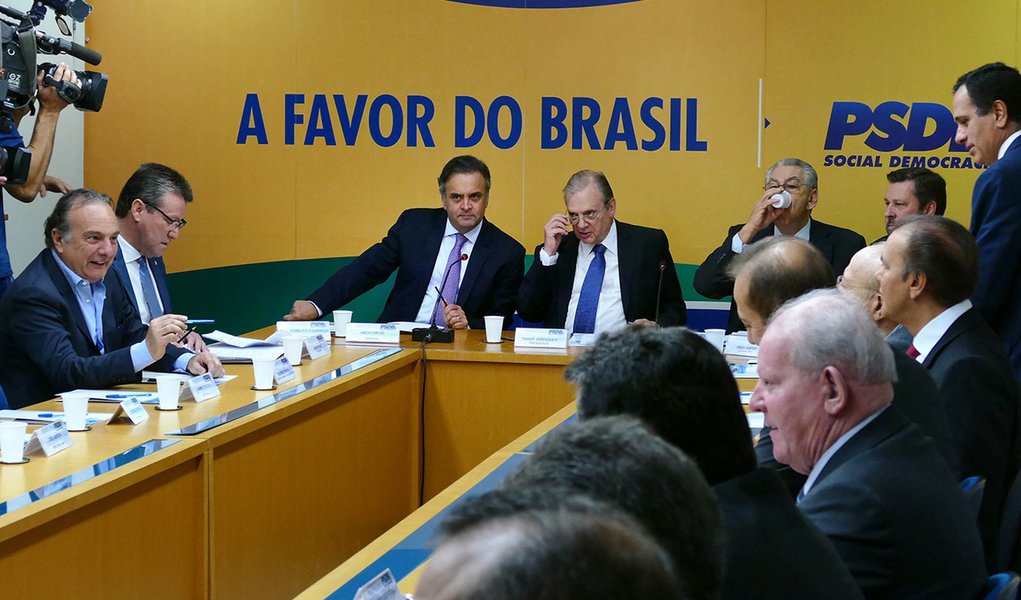 Presidente do PSDB, Tasso Jereissati e o senado Aécio Neves duranre reunião com presidentes dos diretórios estaduais do partido. Brasilia, 24/08/2017 - Foto Orlando Brito