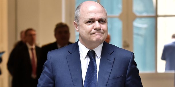 Ex-ministro francês do Interior Bruno Le Roux / AFP PHOTO / GEORGES GOBET