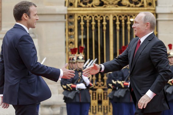 Presidente da França, Emmanuel Macron, e presidente da Rússia, Vladimir PUtin