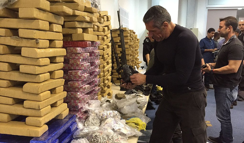 Rio de Janeiro - Apreensão de drogas da Cidade da Polícia (Flavia Vilela/Agência Brasil)