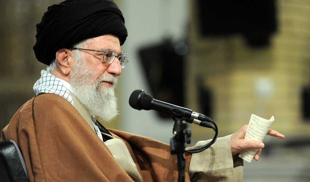 Líder supremo do Irã, aiatolá Ali Khamenei, durante pronunciamento 09/01/2018 Leader.ir/Divulgação via REUTERS