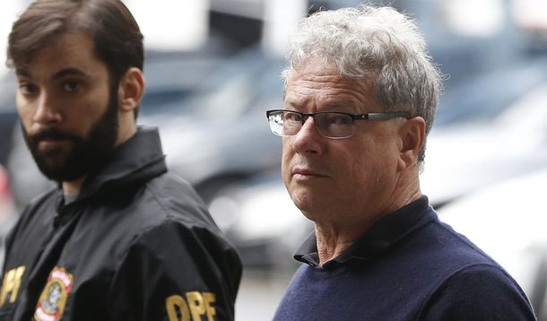 Rio de Janeiro - Em mais um desdobramento da Operação Lava Jato, a Polícia Federal cumpriu mandados de prisão na operação batizada de Ponto Final. Na foto o empresário Jacob Barata Filho, preso ontem (2) no Aeroporto Internacional Tom Jobim/Galeão 