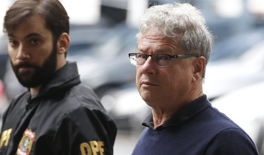 Rio de Janeiro - Em mais um desdobramento da Operação Lava Jato, a Polícia Federal cumpriu mandados de prisão na operação batizada de Ponto Final. Na foto o empresário Jacob Barata Filho, preso ontem (2) no Aeroporto Internacional Tom Jobim/Galeão 