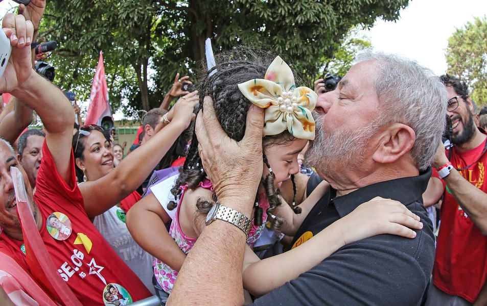 18/10/2014 - O ex presidente Lula, durante ato de mobilização com o governador eleito Fernando Pimentel. Foto: Ricardo Stuckert/ Instituto Lula