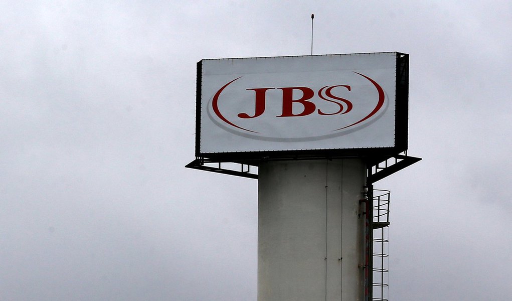Logo da JBS é visto em unidade na cidade de Jundiaí. 01/06/2017 REUTERS/Paulo Whitaker