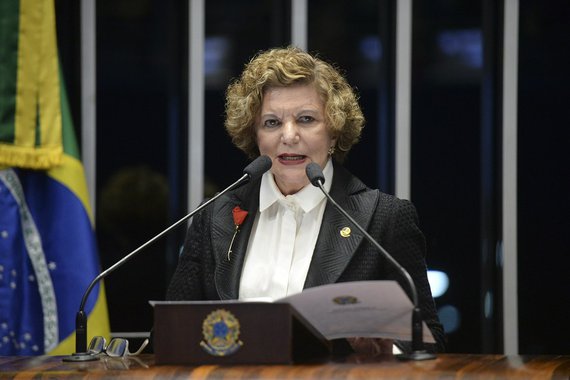 lucia vania