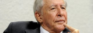 Crise, Estado e Desenvolvimento: Desafios e perspectivas para a América do Sul é o tema do ciclo de debates da Representação Brasileira no Parlamento do Mercosul (Parlasul).Jornalista Mauro Santayana, colunista político do Jornal do Brasil.