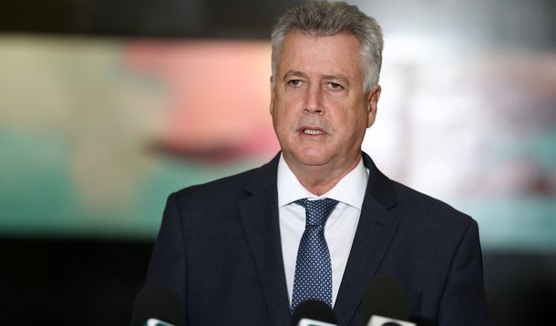 Brasília - O governador do Distrito Federal, Rodrigo Rollemberg, fala à imprensa, após encontro com o presidente interino, Michel Temer (Valter Campanato/Agência Brasil)