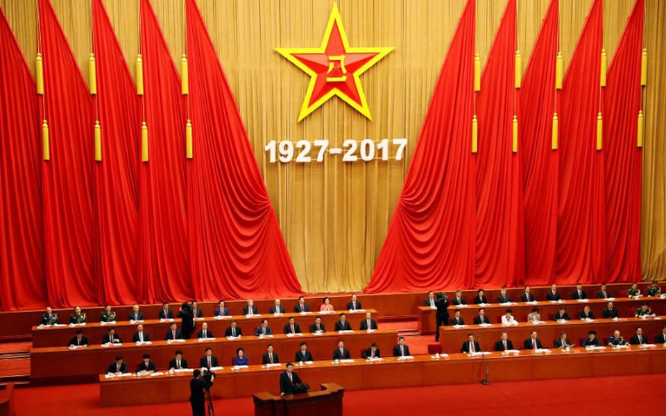 Presidente chinês, Xi Jinping, em discurso no Grande Salão do Povo, em Pequim 01/08/2017 REUTERS/Damir Sagolj