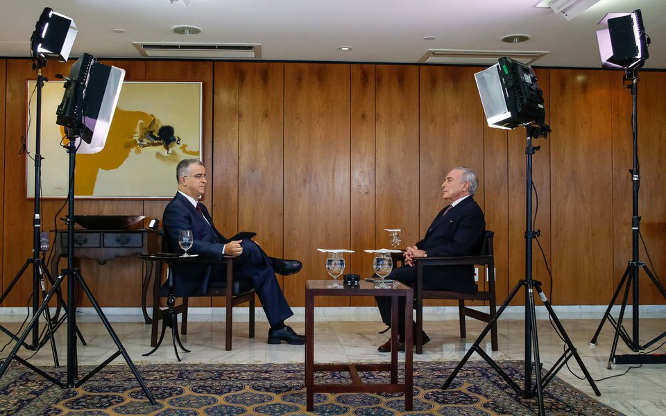 Brasília - DF 07/10/2016. Presidente Michel Temer durante entrevista para o jornalista Kennedy Alencar do SBT. Foto: Carolina Antunes/PR