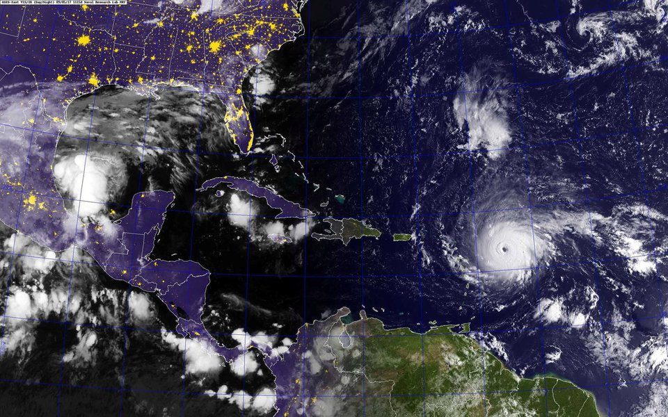 Foto da Marinha dos Estados Unidos de furacão Irma ao leste das ilhas Leeward no Oceano Atlântico 05/09/2017 Marinha dos Estados Unidos/Divulgação via REUTERS