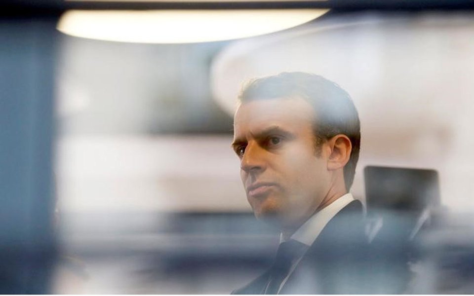 Macron faz campanha em Rodez 5/5/2017 REUTERS/Regis Duvignau