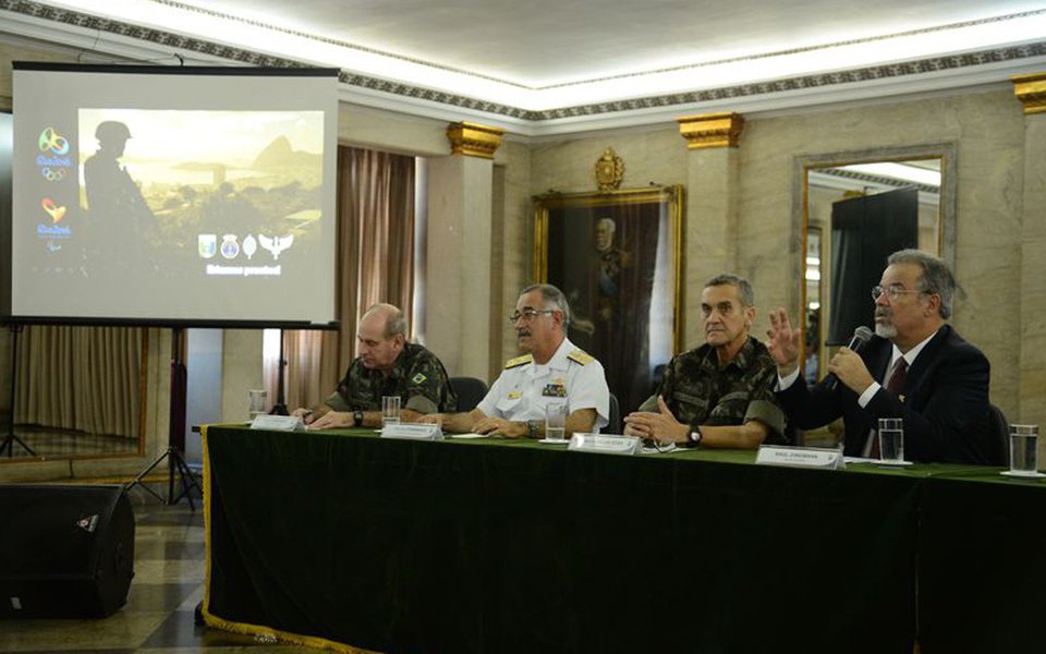 Rio de Janeiro - O ministro da Defesa, Raul Jungmann fala em coletiva sobre apresenta��o de tropa das for�as armadas que atuar�o nos jogos ol�mpicos e paral�mpicos Rio 2016 (Tomaz Silva/Ag�ncia Brasil)