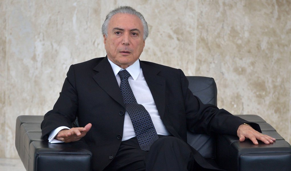 Brasília - O presidente em exercício, Michel Temer, recebe em cerimônia no Palácio do Planalto, cartas credenciais de seis embaixadores. (José Cruz/Agência Brasil)