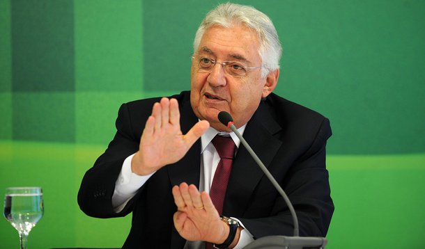 Brasília- DF- Brasil- 02/02/2015- O ministro da Secretaria da Micro e Pequena Empresa (SMPE), Guilherme Afif Domingos, apresenta dados de adesão ao Simples Nacional do exercício 2015 (Elza Fiúza/Agência Brasil)