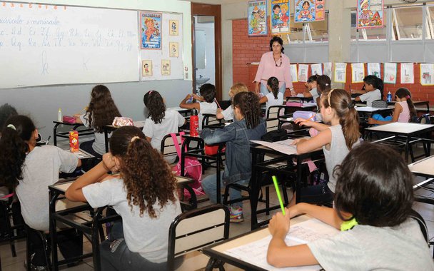 Volta �s Aulas na rede estadual de ensino. Cr�dito: Osvaldo Afonso/Imprensa MG Data: 06-02-2012 Local: Escola Estadual Leon Renault