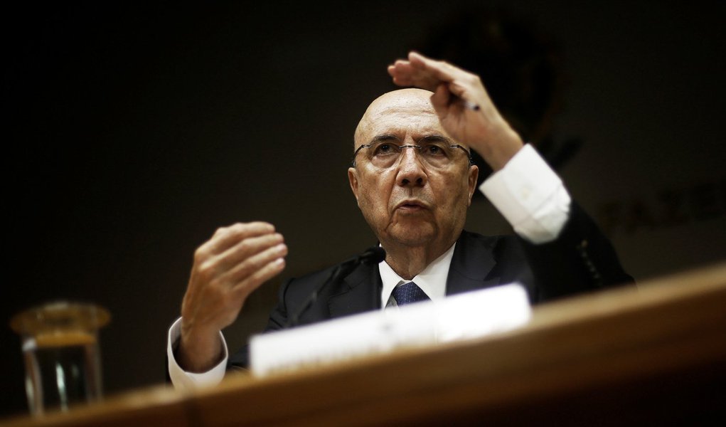 Ministro da Fazenda, Henrique Meirelles, durante coletiva de imprensa em Brasília 14/12/2017 REUTERS/Adriano Machado