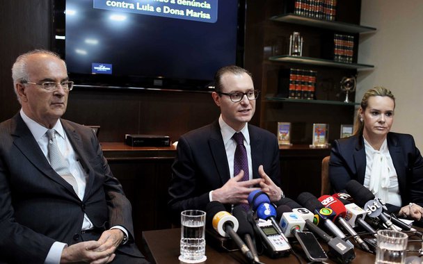 São Paulo- SP- Brasil- 10/10/2016- Coletiva de imprensa no escritório Teixeira Martins, onde os advogados de defesa do ex-presidente Lula anunciam ter identificado o uso de tática de lawfare em denúncia feita contra ele. Foto: Filipe Araújo