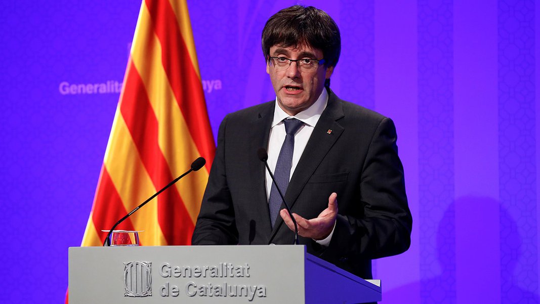 Puigdemont concede entrevista em Barcelona 2/10/2017 REUTERS/Albert Gea