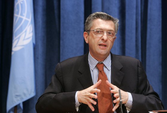 Noon Briefing: by the Spokesperson for the Secretary-General Guest: Mr. Filippo Grandi, Commissioner General of the United Nations Relief and Works Agency for Palestine Refugees in the Near East (UNRWA).