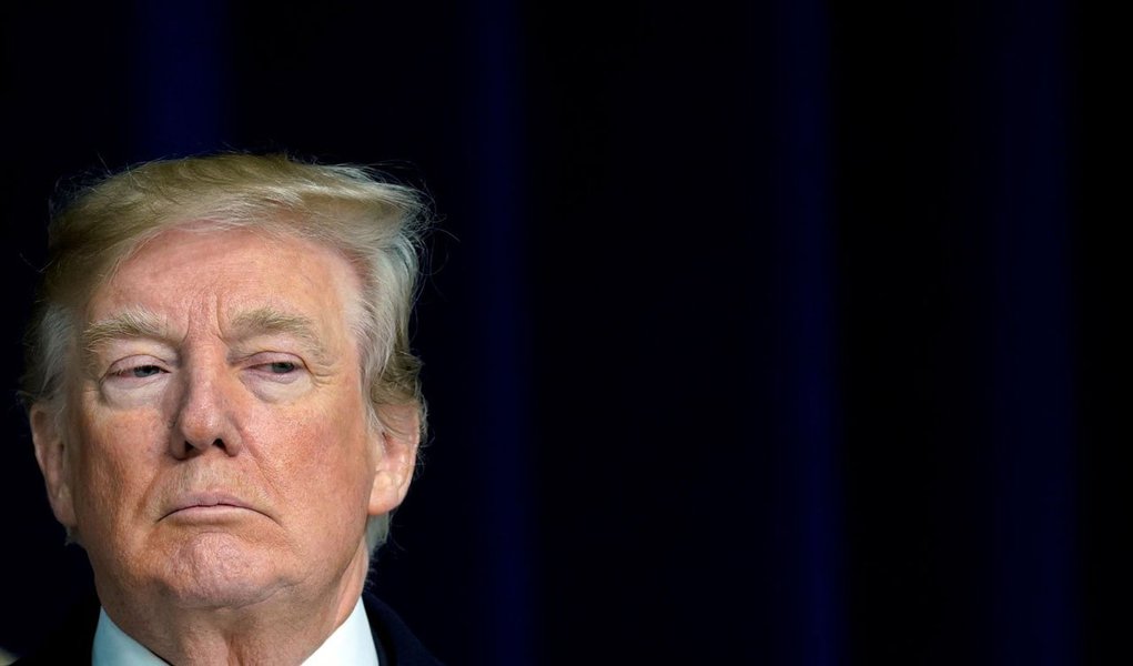 Presidente dos Estados Unidos, Donald Trump, fala com repórteres em Maryland 06/01/2018 REUTERS/Yuri Gripas