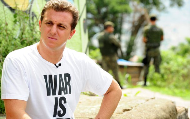 Luciano Huck em visita ao Complexo do Alem�o.