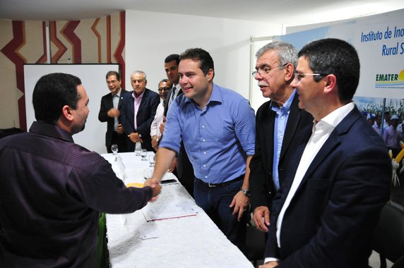 08-03-2016 Assinatura de para contrata��o de Bolsista para EMATER- NC