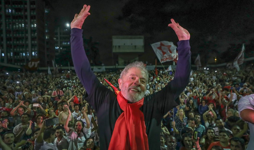 Grande ato de encerramento da caravana Lula Pelo Brasil no Espírito Santo e Rio de Janeiro na UERJ. 