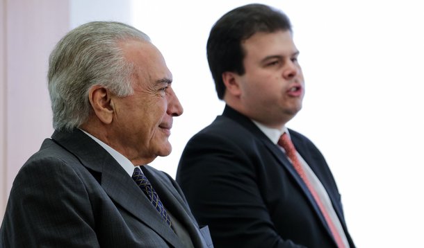(Brasília - DF, 13/12/2016) Presidente Michel Temer durante reunião com Fernando Coelho Filho, Ministro de Minas e Energia e lideranças do setor de biocombustíveis. Foto: Marcos Corrêa/PR
