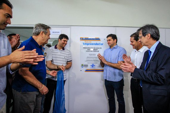 Rui Palmeira inaugura a Sala do Empreendedor no Shopping Popular. Foto: Pei Fon/ Secom Maceió