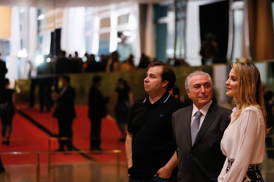 Brasília - o presidente Michel Temer e a primeira-dama Marcela Temer recebem convidados para o jantar com a base aliada no Palácio da Alvorada ( Beto Barata/PR )