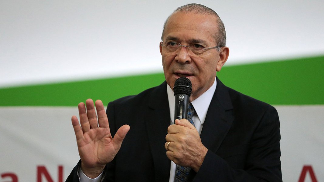 Brasília - O ministro da Casa Civil, Eliseu Padilha, participa da reunião dos Grupos de Trabalho (GT) do Conselho de Desenvolvimento Econômico e Social (CDES) na sede da Escola Nacional de Administração Pública (Enap) (José Cruz/Agência Brasil)
