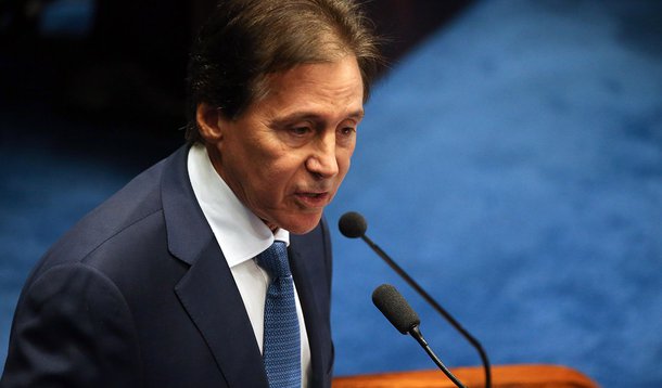 Brasília - O senador Eunício Oliveira concorre ao cargo de Presidente da Casa (Fábio Rodrigues Pozzebom/Agência Brasil)