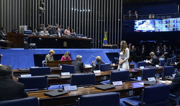 Plenário do Senado Federal durante sessão deliberativa ordinária. À mesa, presidente do Senado Federal, senador Renan Calheiros (PMDB-AL), conduz sessão. Foto: Ana Volpe/Agência Senado