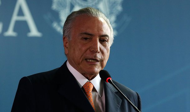 Brasília- O presidente interino Michel Temer participa da posse do novo defensor da Defensoria Pública da União, Carlos Eduardo Barbosa Paz (Valter Campanato/Agência Brasil)
