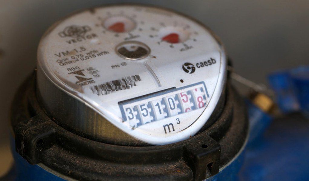 Bras�lia(DF), 09/11/2015 - �gua - Medidor da Caesb - Foto: Michael Melo/Metr�poles