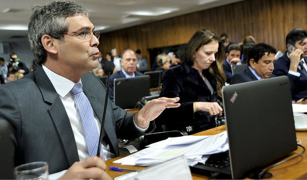 Comissão Especial do Impeachment 2016 (CEI2016) realiza reunião para leitura do relatório. Em pronunciamento, senador Lindbergh Farias (PT-RJ). Foto: Geraldo Magela/Agência Senado
