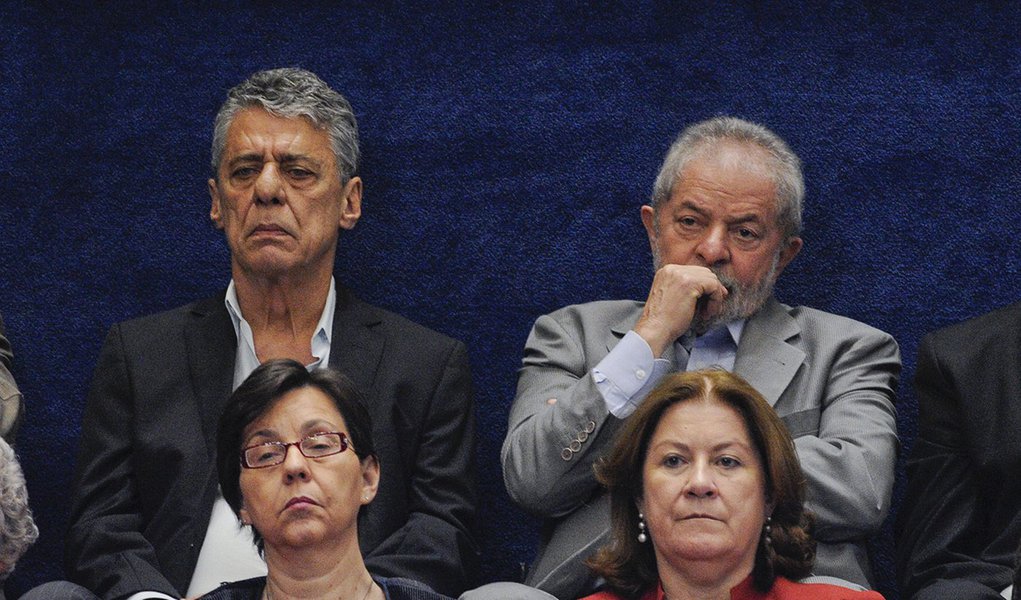  cantor Chico Buarque; Luiz Inácio Lula da Silva