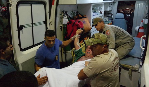 Rio de Janeiro - O ex-governador do Rio Anthony Garotinho deixa o Hospital Souza Aguiar, onde estava internado, para o Complexo Penitenciário de Bangu (Vladimir Platonow/Agência Brasil)